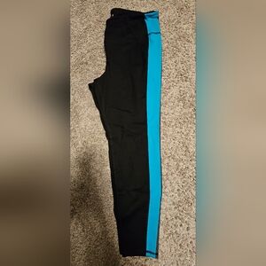 EUC Torrid Black And Turquoise Active Crop Leggings Sz 2